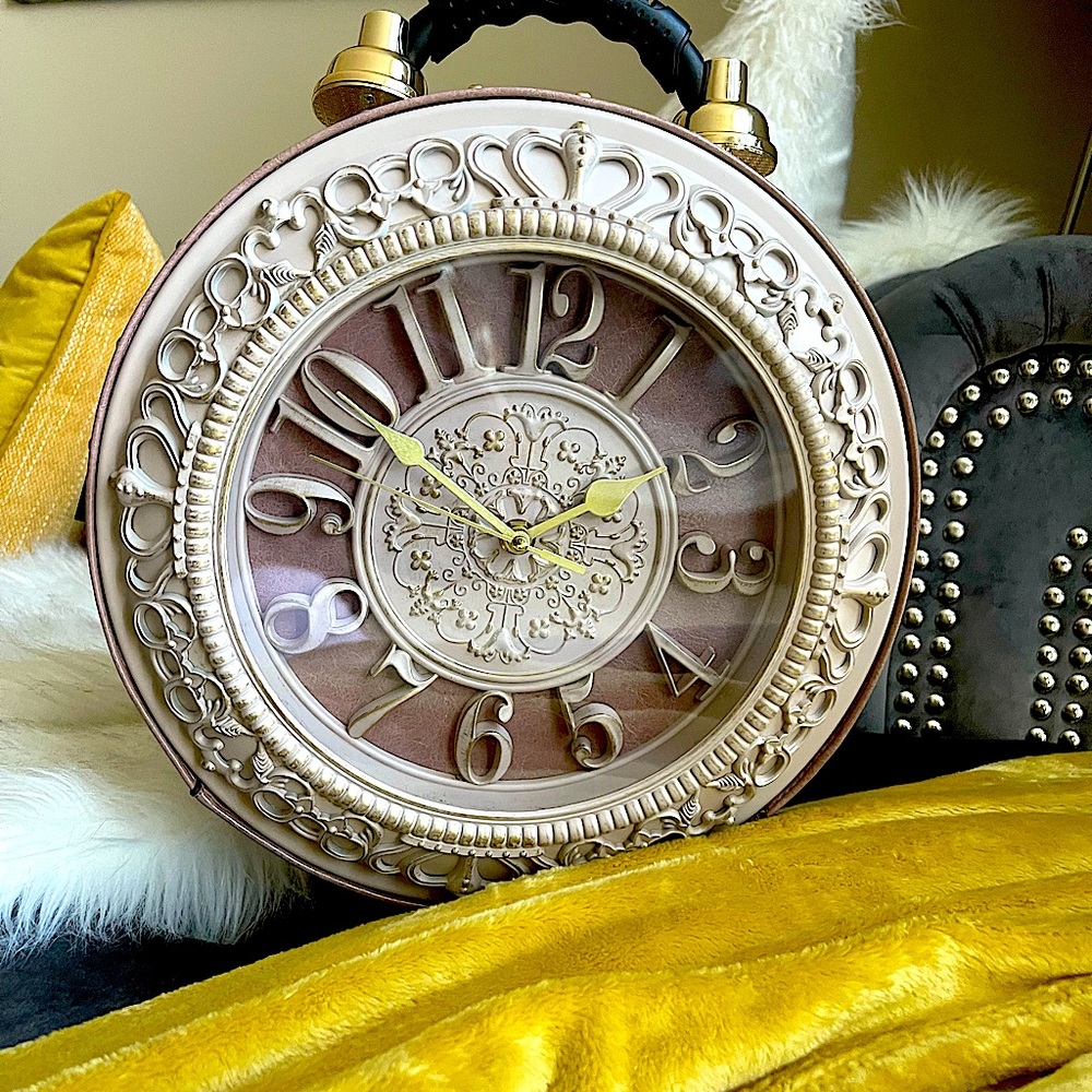 Vintage Vegan Leather European Style Functional Mauve Clock Purse.